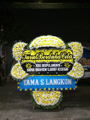 Papan Bunga Duka di Pasir Biru